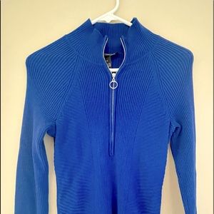 Long sleeved, Zippered top